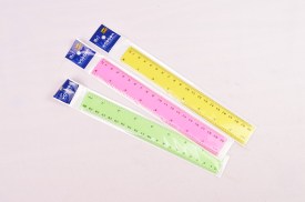 Regla colores acrilicas 20cm (2)